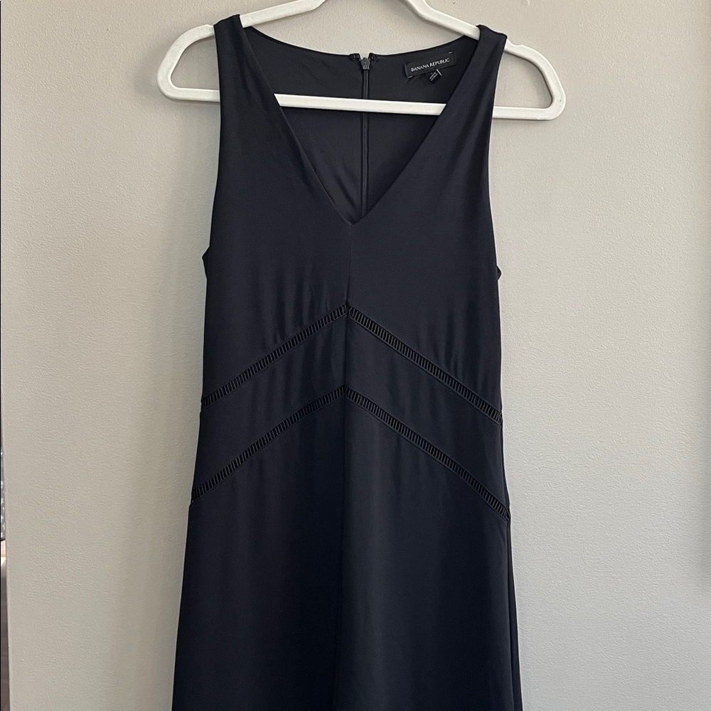 Banana Republic Ladder Lace Ponte maxi dress black v neck sleeveless size 4